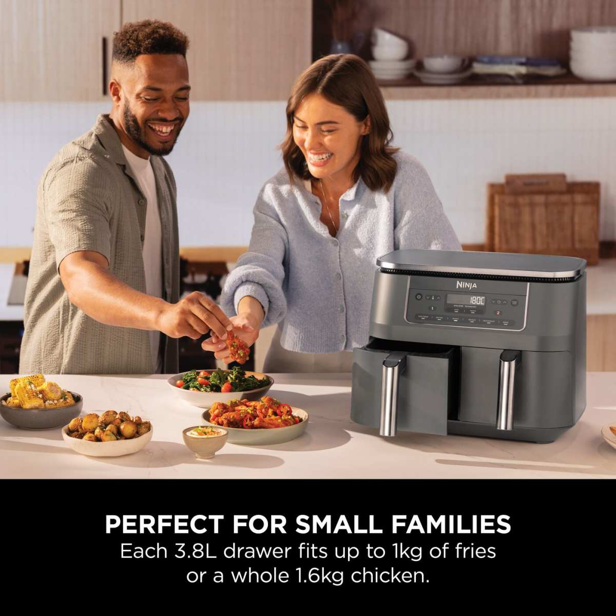 Kitchen Kit: Ninja Air Fryer 6-in-1 Dual Basket 9.5 L + Book with 100+ Recipes